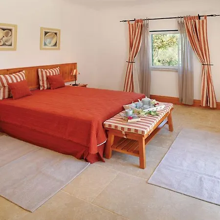 Sleeps 6 Pool Wifi Villa