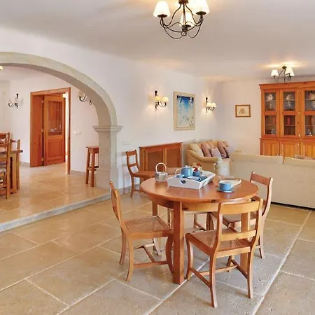 Sleeps 6 Pool Wifi Aroal